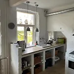 Дом отдыха Charming Heritage Townhouse *